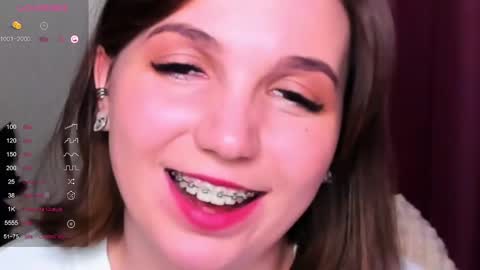 Snapshot of kindhazelhere_ chatting on 03-05-25, 10:43 Hazel online show from 03-05-25, 10:43