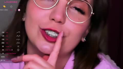 Snapshot of kindhazelhere_ chatting on 03-06-25, 08:59 Hazel online show from 03-06-25, 08:59