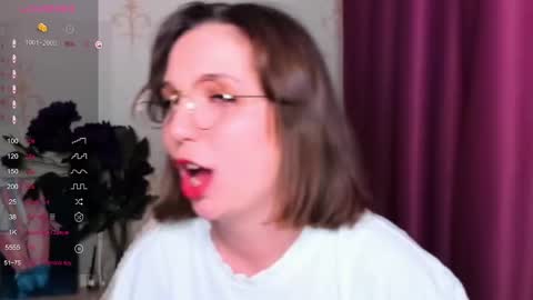 Snapshot of kindhazelhere_ chatting on 03-08-25, 02:23 Hazel online show from 03-08-25, 02:23