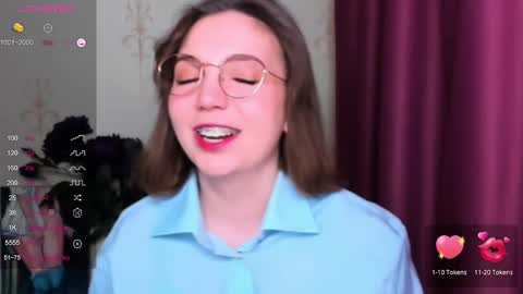 Snapshot of kindhazelhere_ chatting on 03-10-25, 10:24 Hazel online show from 03-10-25, 10:24