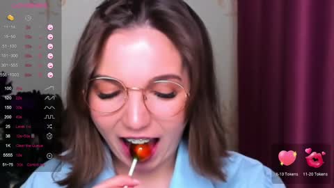 Snapshot of kindhazelhere_ chatting on 03-11-25, 01:26 Hazel online show from 03-11-25, 01:26