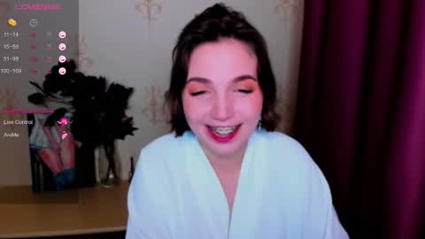 Snapshot of kindhazelhere_ chatting on 09-27-25, 08:25 Hazel online show from 09-27-25, 08:25