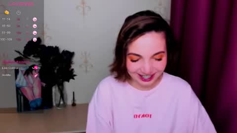 Snapshot of kindhazelhere_ chatting on 10-05-25, 08:12 Hazel online show from 10-05-25, 08:12