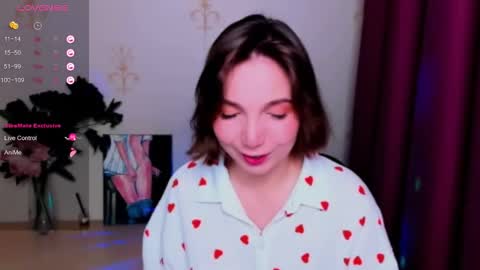 Snapshot of kindhazelhere_ chatting on 10-10-25, 08:35 Hazel online show from 10-10-25, 08:35