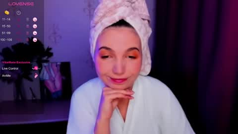 Snapshot of kindhazelhere_ chatting on 10-29-25, 10:28 Hazel online show from 10-29-25, 10:28