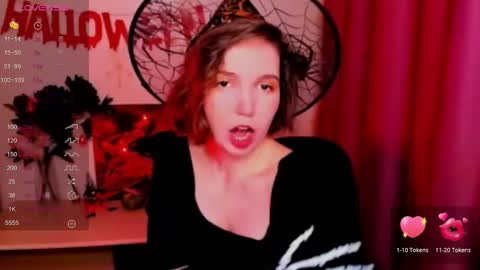 Snapshot of kindhazelhere_ chatting on 10-30-25, 08:27 Hazel online show from 10-30-25, 08:27