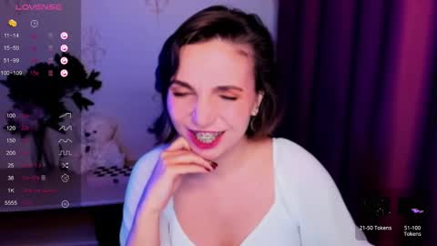 Snapshot of kindhazelhere_ chatting on 11-11-25, 09:48 Hazel online show from 11-11-25, 09:48