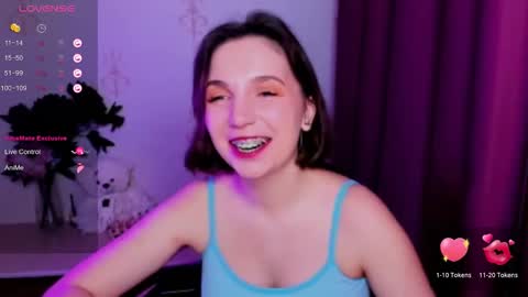 Snapshot of kindhazelhere_ chatting on 11-23-25, 10:20 Hazel online show from 11-23-25, 10:20