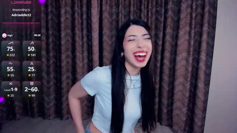 Snapshot of kindraevert chatting on 11-19-25, 04:23 Megan online show from 11-19-25, 04:23