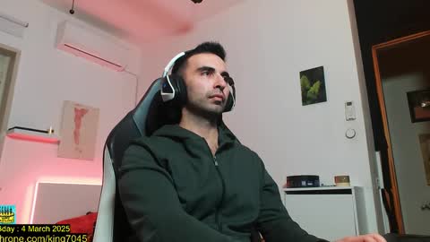 Snapshot of king7045 chatting on 02-18-25, 03:32 king7045 online show from 02-18-25, 03:32