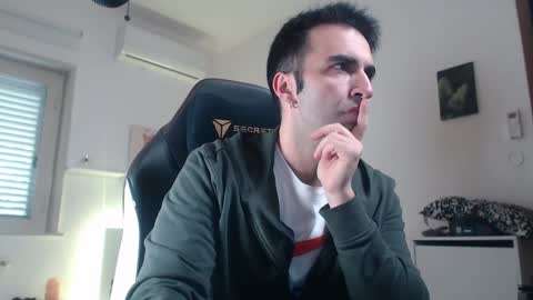 Snapshot of king7045 chatting on 03-11-25, 09:34 king7045 online show from 03-11-25, 09:34