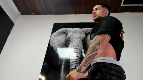 Angel Falconer online show from 10-26-25, 01:44