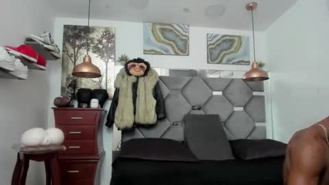 Snapshot of king_fitt_ chatting on 11-13-25, 12:15 HOT MEN BLACK online show from 11-13-25, 12:15