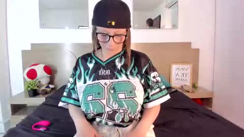 Snapshot of king_n_kathe_ chatting on 07-11-26, 12:41 King Kathe online show from 07-11-26, 12:41
