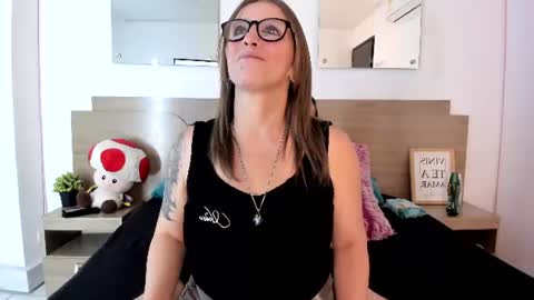 Snapshot of king_n_kathe_ chatting on 08-05-26, 12:41 King Kathe online show from 08-05-26, 12:41