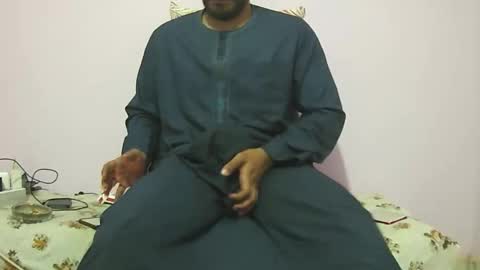Snapshot of king_of_arabians chatting on 04-25-26, 10:18 king_of_arabians online show from 04-25-26, 10:18