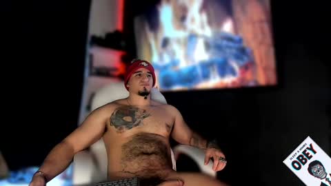 King Bear online show from 02-08-25, 03:41