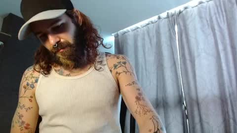 Snapshot of kingcat420 chatting on 05-10-26, 04:34 Jake online show from 05-10-26, 04:34