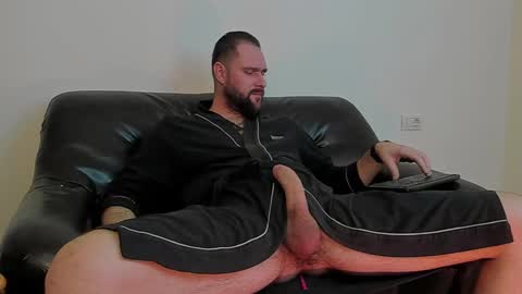 Snapshot of kingmallcom chatting on 12-14-24, 10:56 The King online show from 12-14-24, 10:56