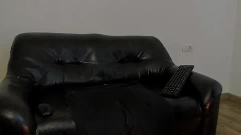 Snapshot of kingmallcom chatting on 12-15-24, 05:31 The King online show from 12-15-24, 05:31