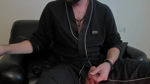 Snapshot of kingmallcom chatting on 12-21-24, 12:49 The King online show from 12-21-24, 12:49