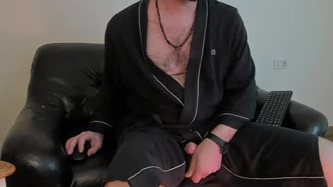 Snapshot of kingmallcom chatting on 01-14-25, 12:24 The King online show from 01-14-25, 12:24