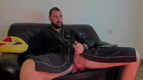 Snapshot of kingmallcom chatting on 10-04-25, 11:19 The King online show from 10-04-25, 11:19