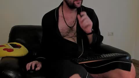 Snapshot of kingmallcom chatting on 11-17-25, 06:03 The King online show from 11-17-25, 06:03