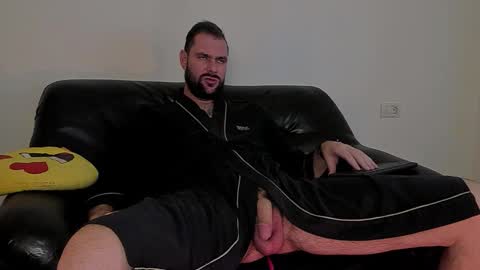 Snapshot of kingmallcom chatting on 11-26-25, 11:33 The King online show from 11-26-25, 11:33