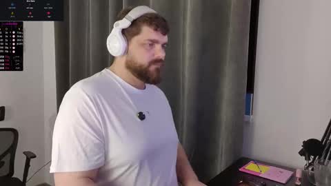 Snapshot of kingmarti chatting on 12-15-25, 12:09 Marti online show from 12-15-25, 12:09