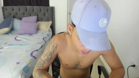 Snapshot of kings_latins chatting on 10-11-25, 01:49 DOMINANT ALPHA KINGS online show from 10-11-25, 01:49