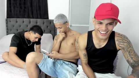 Snapshot of kings_latins chatting on 11-30-25, 10:47 DOMINANT ALPHA KINGS online show from 11-30-25, 10:47