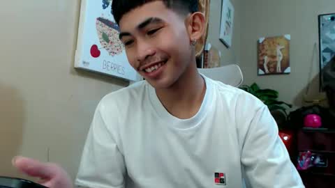 Snapshot of kingscock18 chatting on 12-04-25, 01:42 ALVIN online show from 12-04-25, 01:42