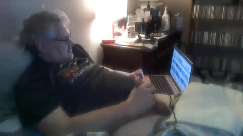 Snapshot of kingtongue10 chatting on 01-10-25, 01:52 kingtongue10 online show from 01-10-25, 01:52