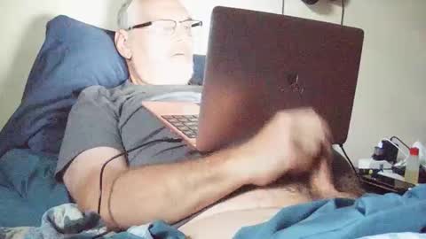 Snapshot of kingtongue10 chatting on 10-01-25, 12:22 kingtongue10 online show from 10-01-25, 12:22