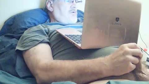 Snapshot of kingtongue10 chatting on 11-14-25, 10:25 kingtongue10 online show from 11-14-25, 10:25