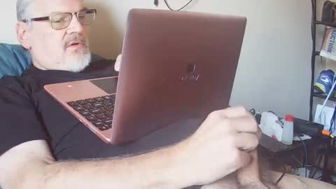 Snapshot of kingtongue10 chatting on 11-23-25, 04:07 kingtongue10 online show from 11-23-25, 04:07