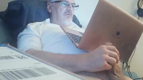 Snapshot of kingtongue10 chatting on 01-06-26, 10:23 kingtongue10 online show from 01-06-26, 10:23