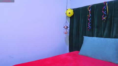 Snapshot of kinky_dakota chatting on 07-14-26, 02:01 dakota online show from 07-14-26, 02:01
