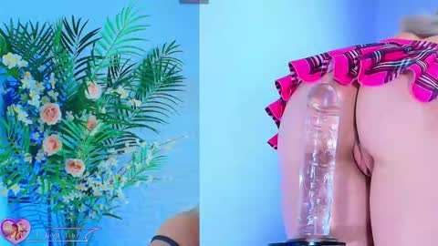 Snapshot of kinky_karo chatting on 09-10-25, 01:27    online show from 09-10-25, 01:27