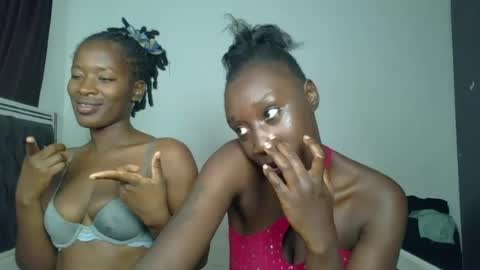 Snapshot of kinky_leila chatting on 07-03-26, 06:47 kinky_leila online show from 07-03-26, 06:47