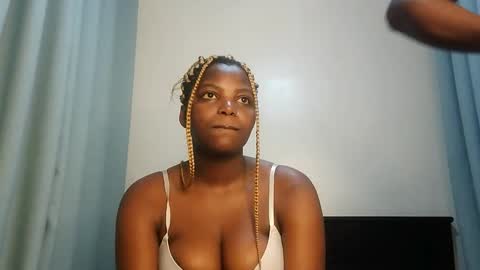 Lola online show from 10-24-25, 09:11