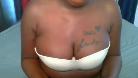 Snapshot of kinky_roey chatting on 12-15-25, 08:40 kinky_roey online show from 12-15-25, 08:40