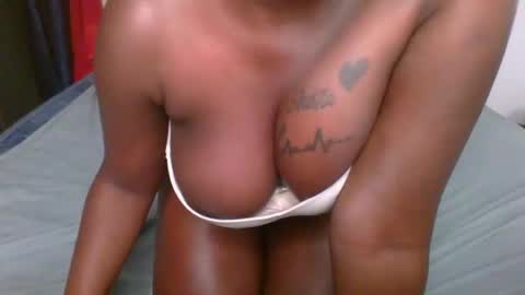 Snapshot of kinky_roey chatting on 12-15-25, 10:03 kinky_roey online show from 12-15-25, 10:03