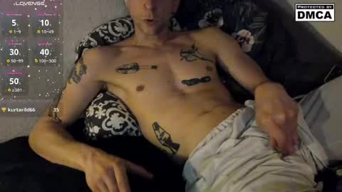 Snapshot of kinky_spidey chatting on 05-24-26, 01:32 kinky_spidey online show from 05-24-26, 01:32