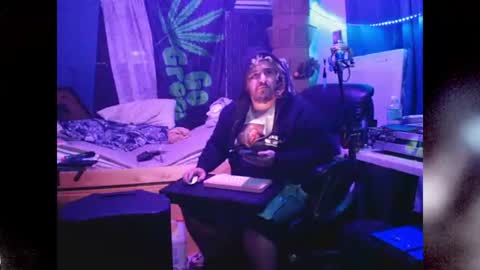 Snapshot of kinkybiguy14 chatting on 06-23-26, 02:53 Kinky Cassie online show from 06-23-26, 02:53