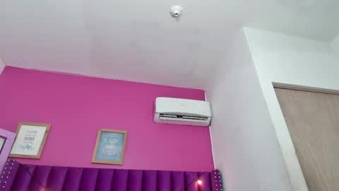 Snapshot of kinkyhousewifee_ chatting on 04-29-26, 02:48 MISS RYN online show from 04-29-26, 02:48