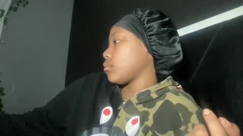 Bunniii online show from 02-06-25, 06:29