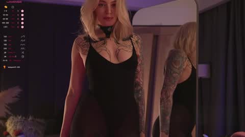 kinkylina_ online show from 01-31-25, 01:12