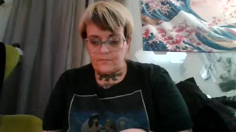 Snapshot of kinkypinkyplay2 chatting on 02-19-25, 10:23 Kinky Pinky online show from 02-19-25, 10:23